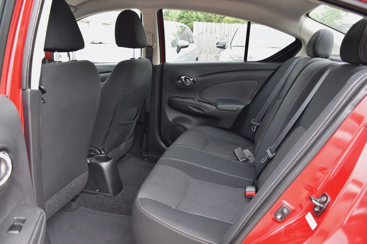 Used 2014 Nissan Versa SV FWD image 12