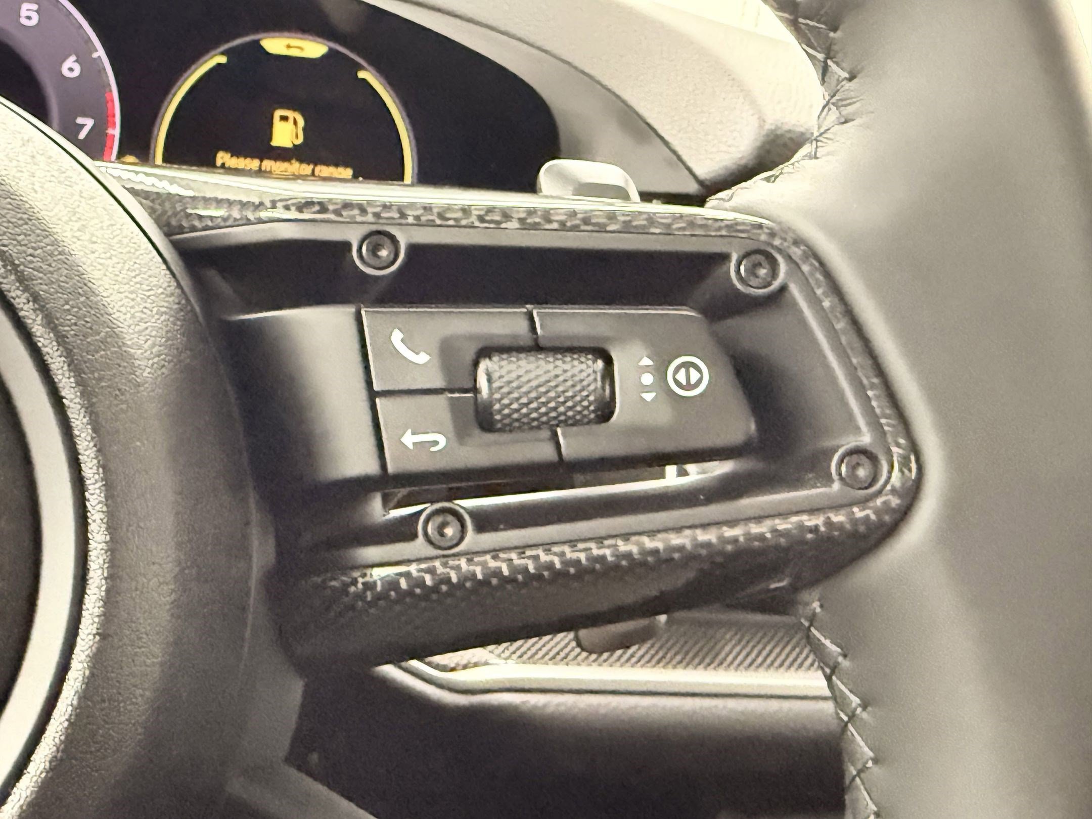 Used 2025 Porsche Cayenne image 18