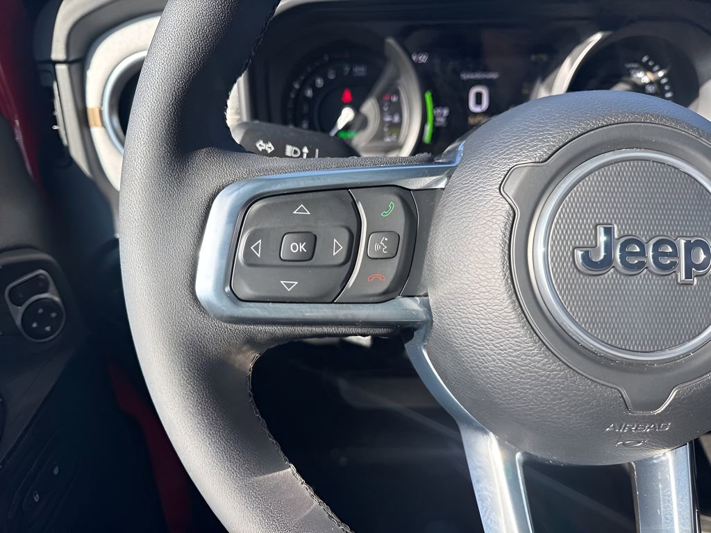 Used 2025 Jeep Wrangler Unlimited Sahara w/ Safety Group AWD/4WD image 14