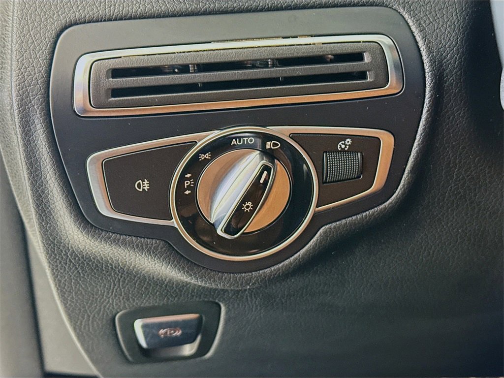 Used 2016 Mercedes-Benz GLC 300 4MATIC image 11