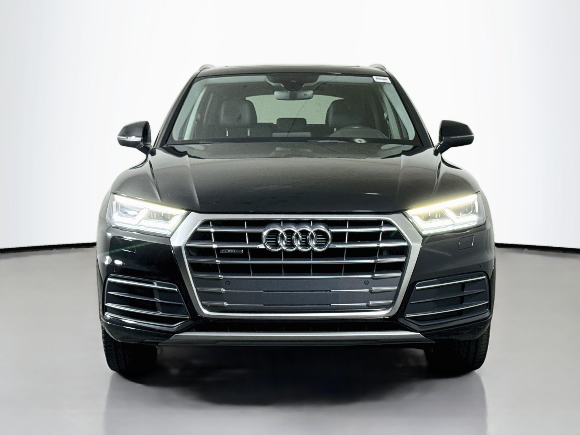 Used 2018 Audi Q5 2.0T Premium Plus w/ Premium Plus Package AWD/4WD image 2