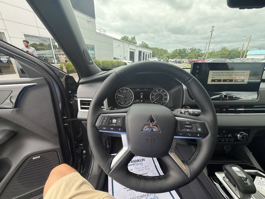 New 2026 Mitsubishi Outlander AWD image 14