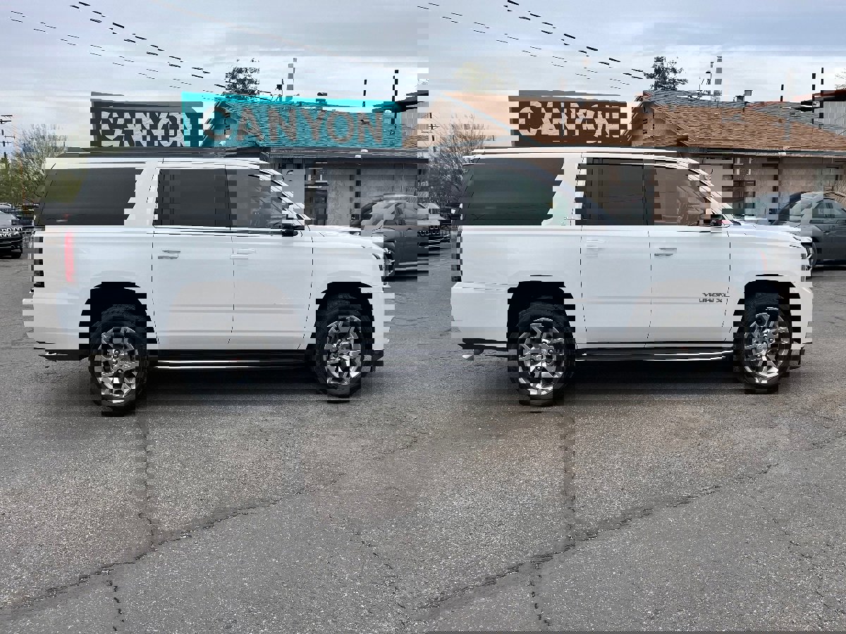 Used 2019 GMC Yukon XL SLE w/ SLE Value Package image 3