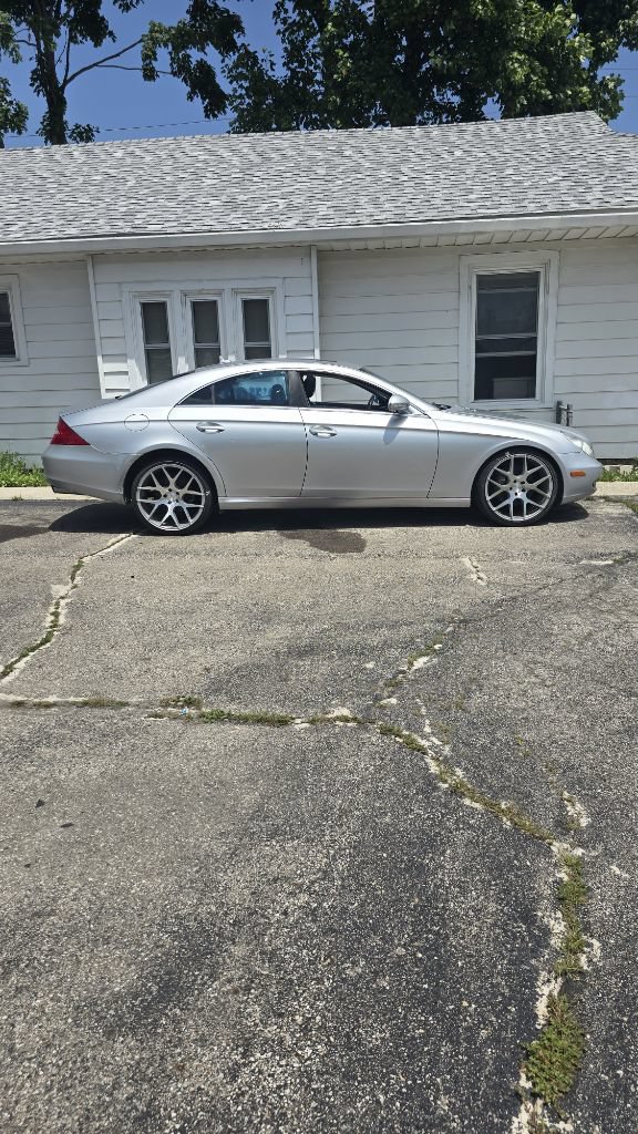 Used 2008 Mercedes-Benz CLS 550 w/ Sport Package image 7