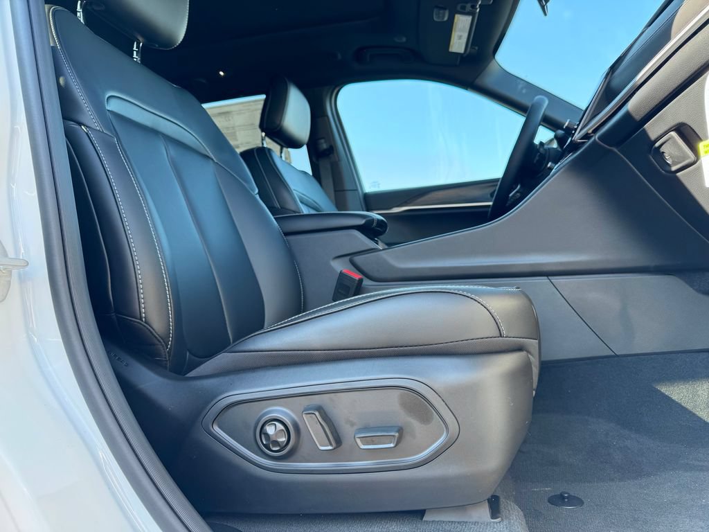 New 2027 Jeep Grand Cherokee Limited AWD/4WD image 10