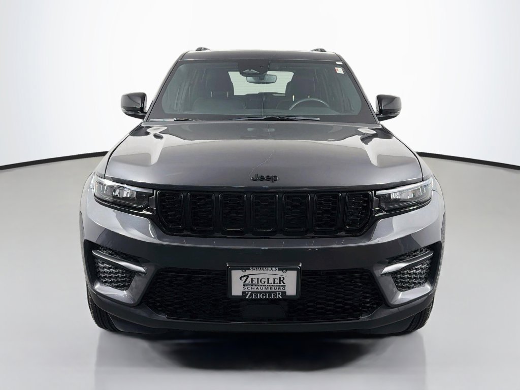 Used 2024 Jeep Grand Cherokee Altitude AWD/4WD image 2