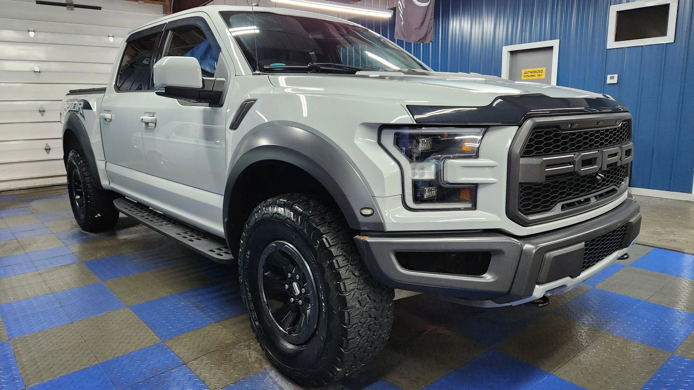 Used 2017 Ford F150 Raptor w/ Equipment Group 802A Luxury image 2