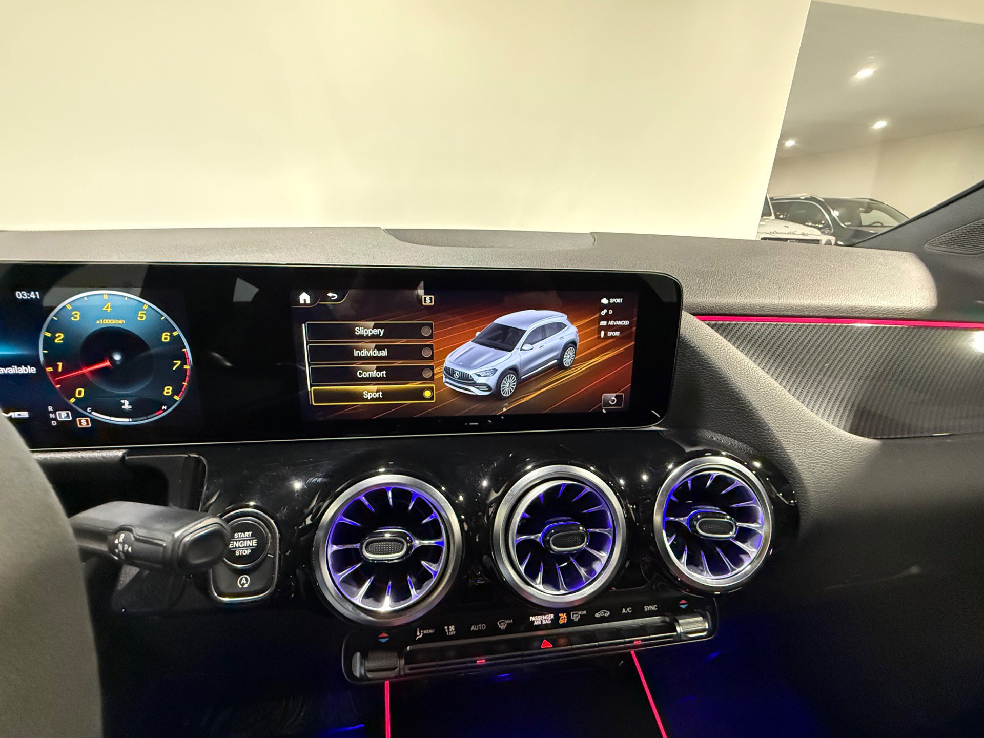 Used 2022 Mercedes-Benz GLA 35 AMG 4MATIC w/ Premium Package Lite image 45