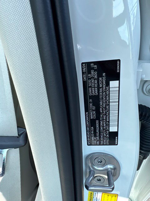Certified 2025 Volvo S60 B5 Core AWD/4WD image 28