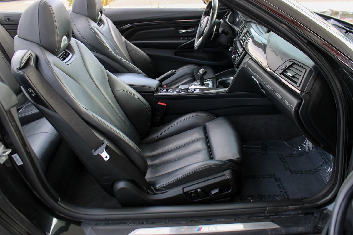 Used 2015 BMW M4 Convertible image 30