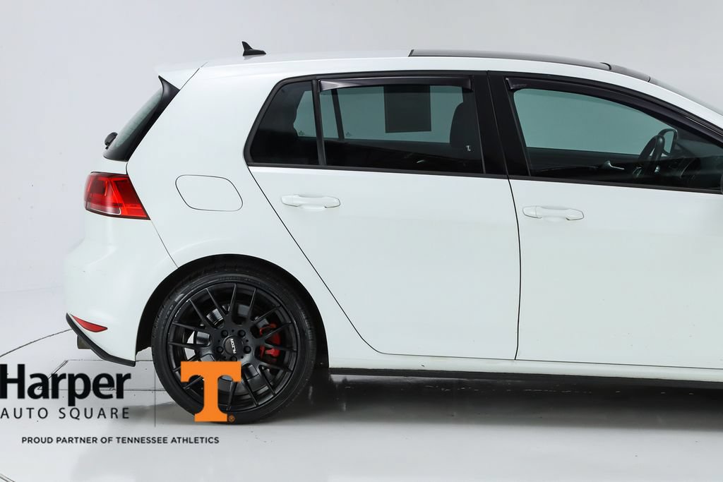 Used 2017 Volkswagen GTI SE FWD image 11