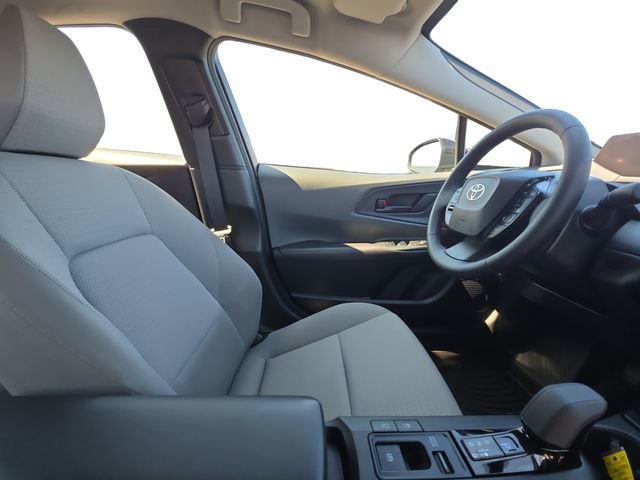 Used 2025 Toyota Prius LE image 15