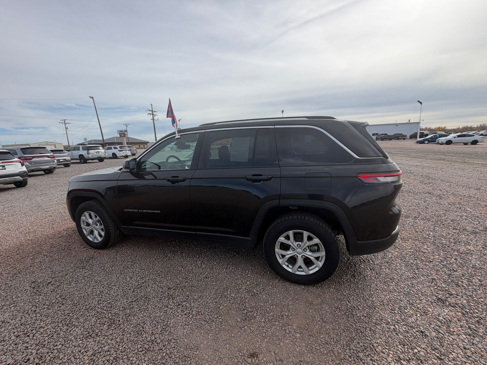 Used 2023 Jeep Grand Cherokee Limited AWD/4WD image 22