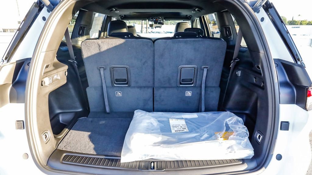 New 2025 Jeep Grand Cherokee L Altitude image 28