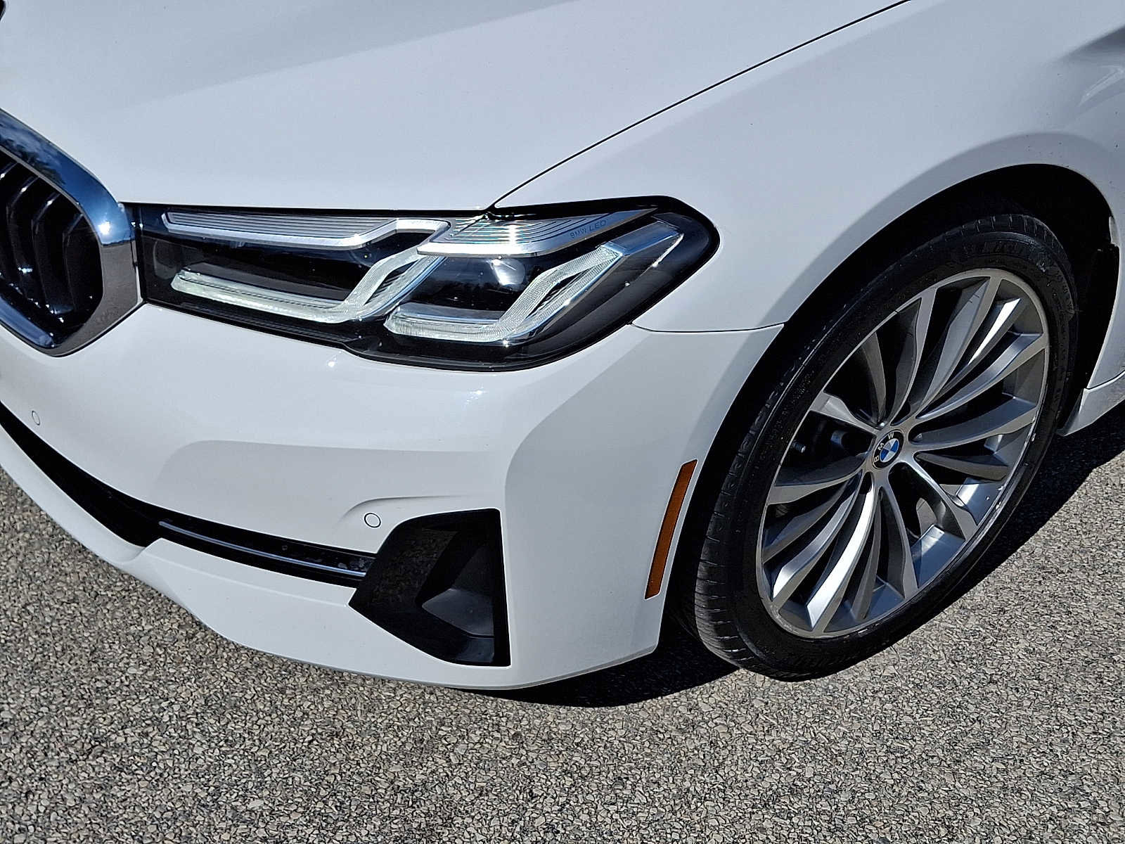 Used 2022 BMW 540i xDrive w/ Convenience Package image 11