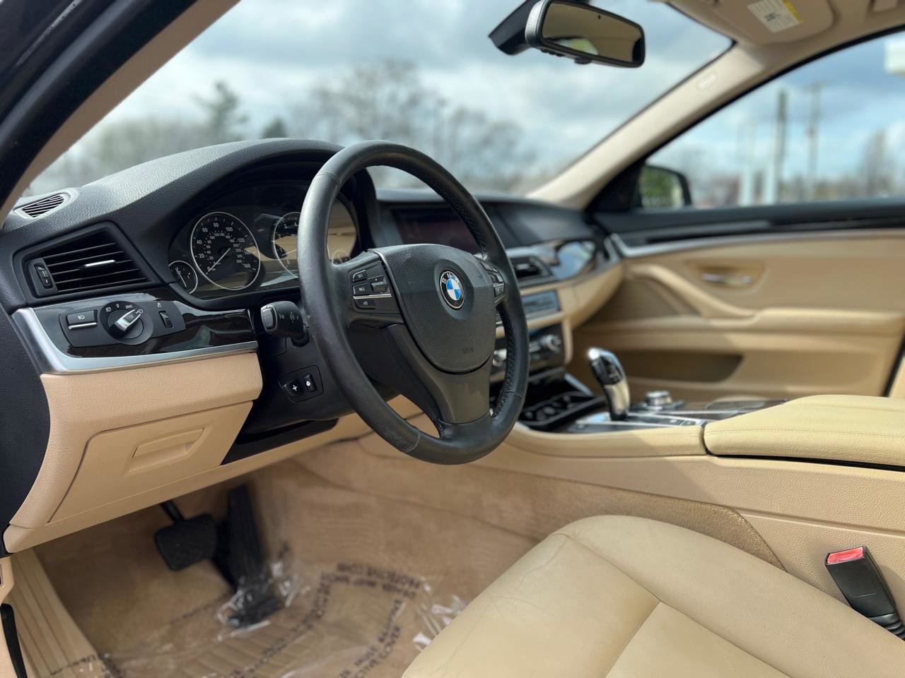 Used 2011 BMW 535i xDrive Sedan AWD/4WD image 16