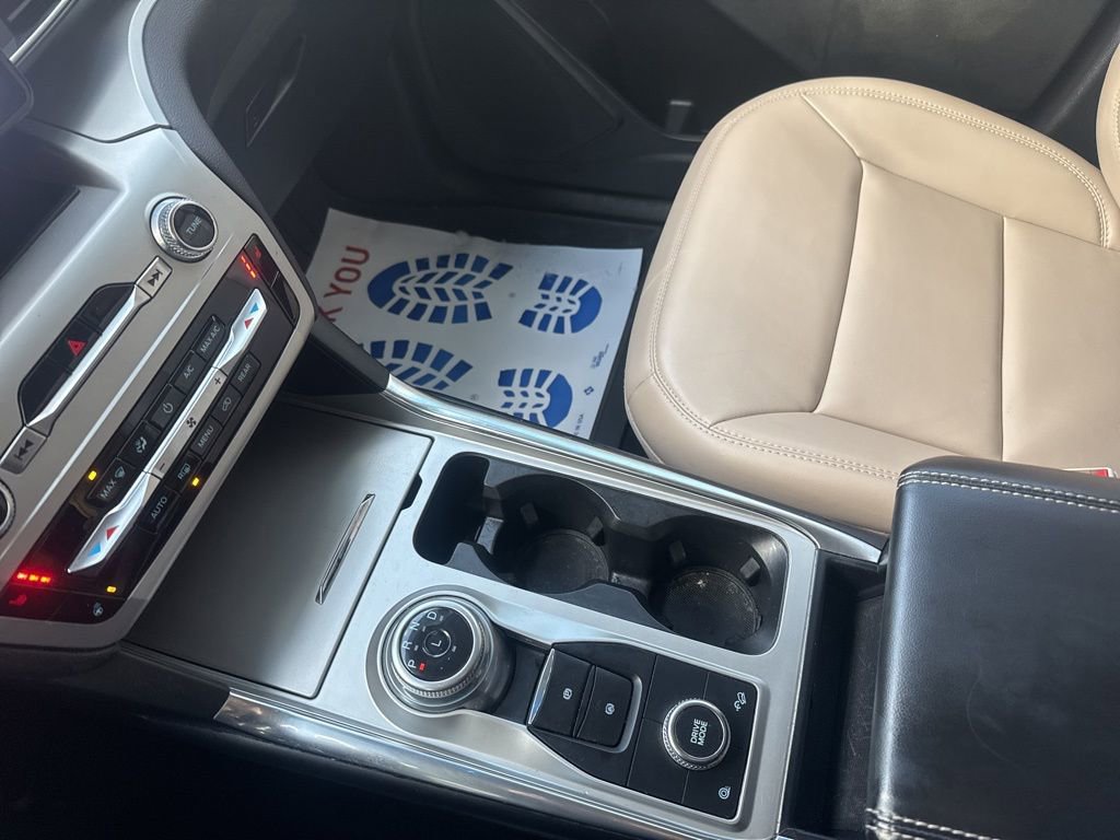 Used 2022 Ford Explorer XLT w/ Equipment Group 202A image 31