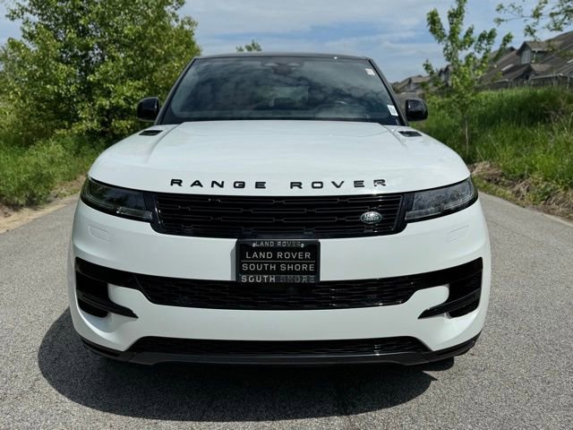Used 2025 Land Rover Range Rover Sport SE AWD/4WD image 3