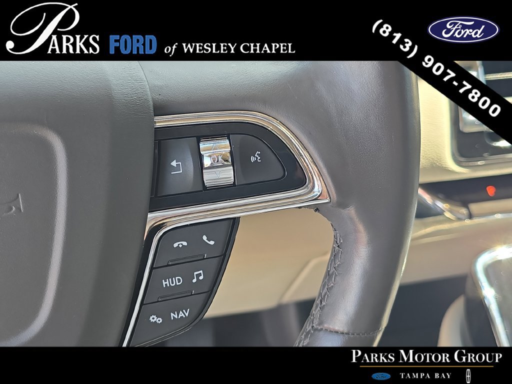Used 2021 Lincoln Navigator Reserve w/ Luxury Package RWD image 32