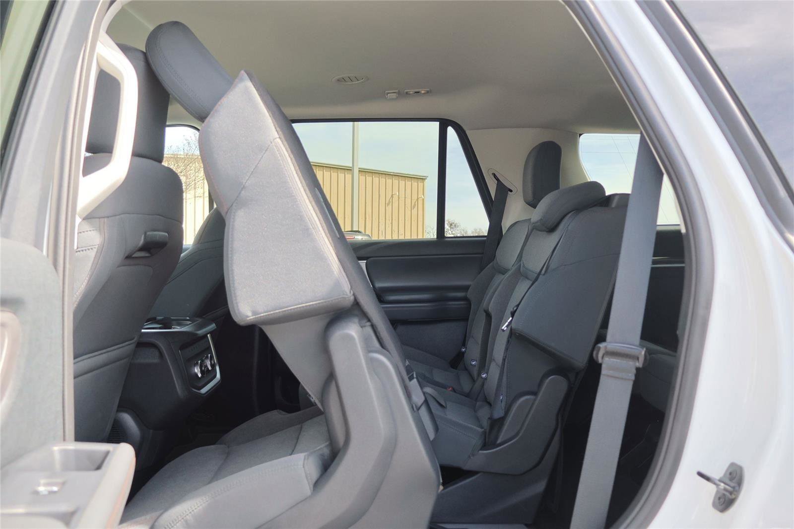 Used 2025 Ford Expedition Active image 29