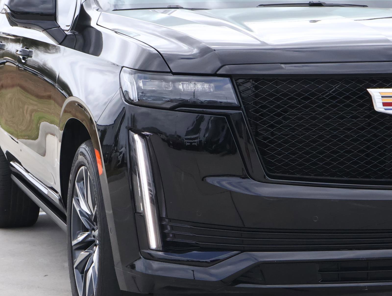Certified 2023 Cadillac Escalade Sport w/ Touring Package image 9