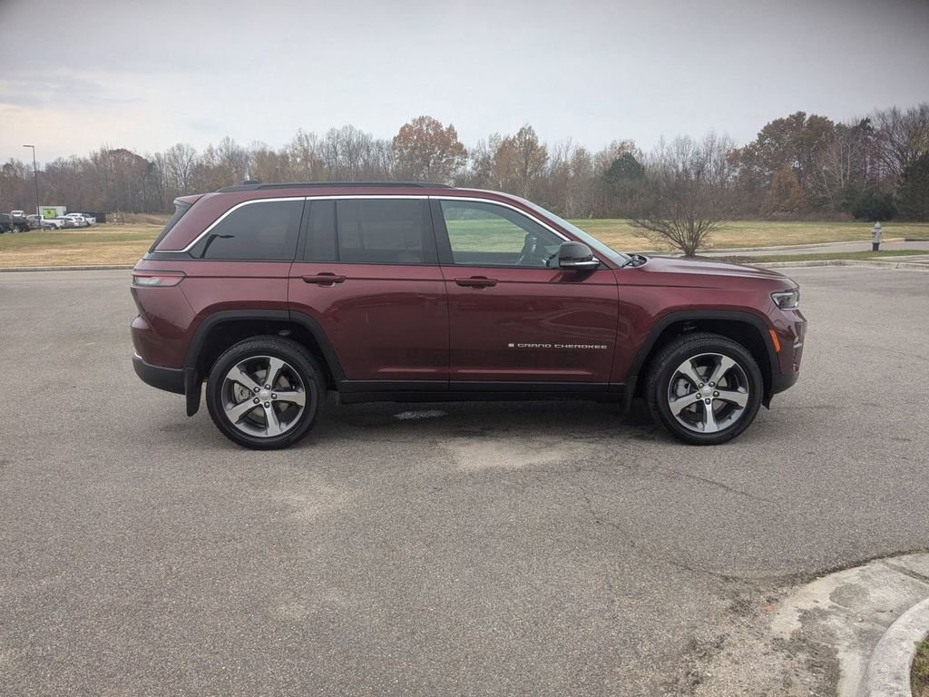 New 2025 Jeep Grand Cherokee Limited w/ Trailer Tow Package image 6