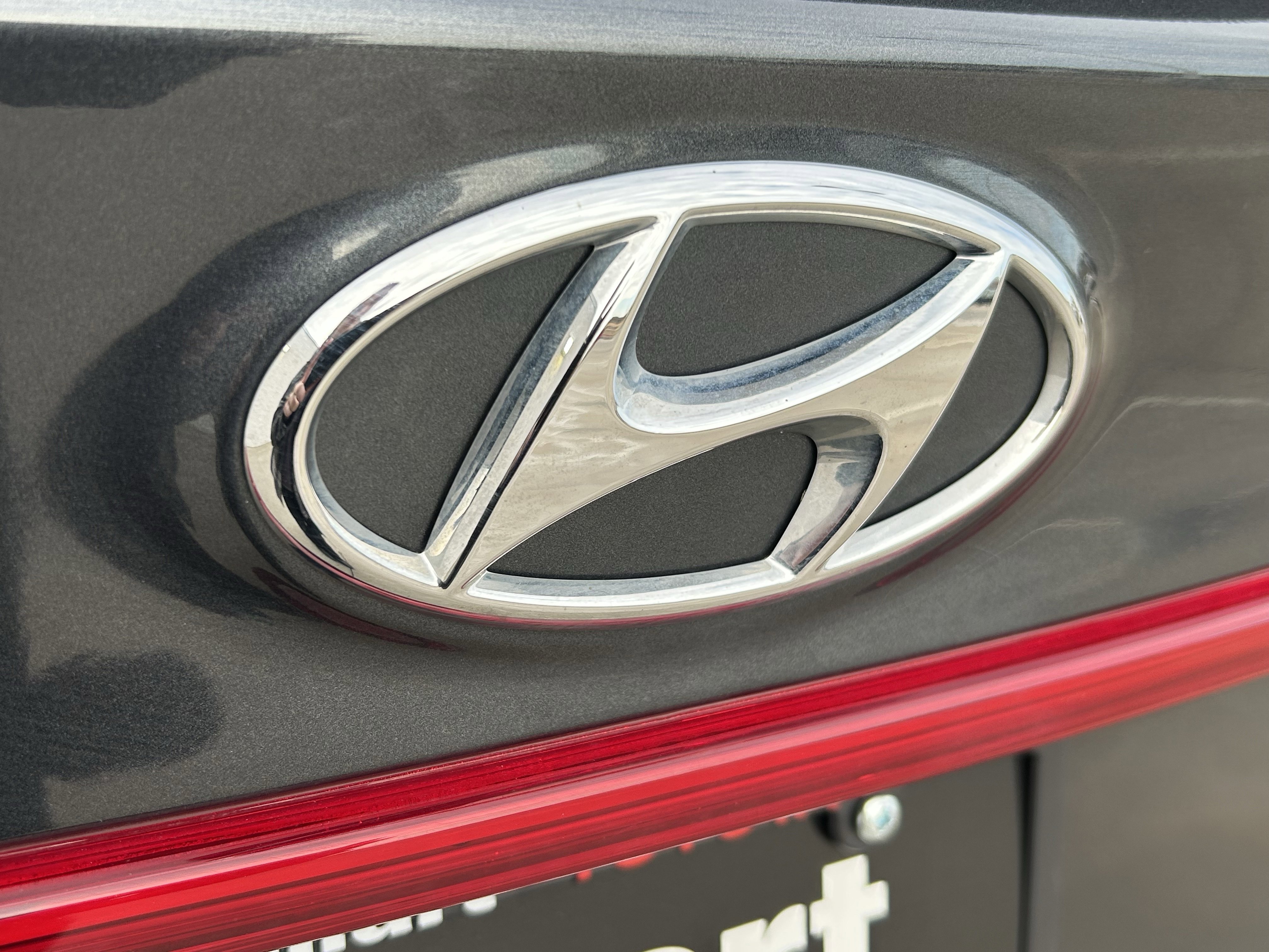 Used 2023 Hyundai Santa Fe SEL image 8