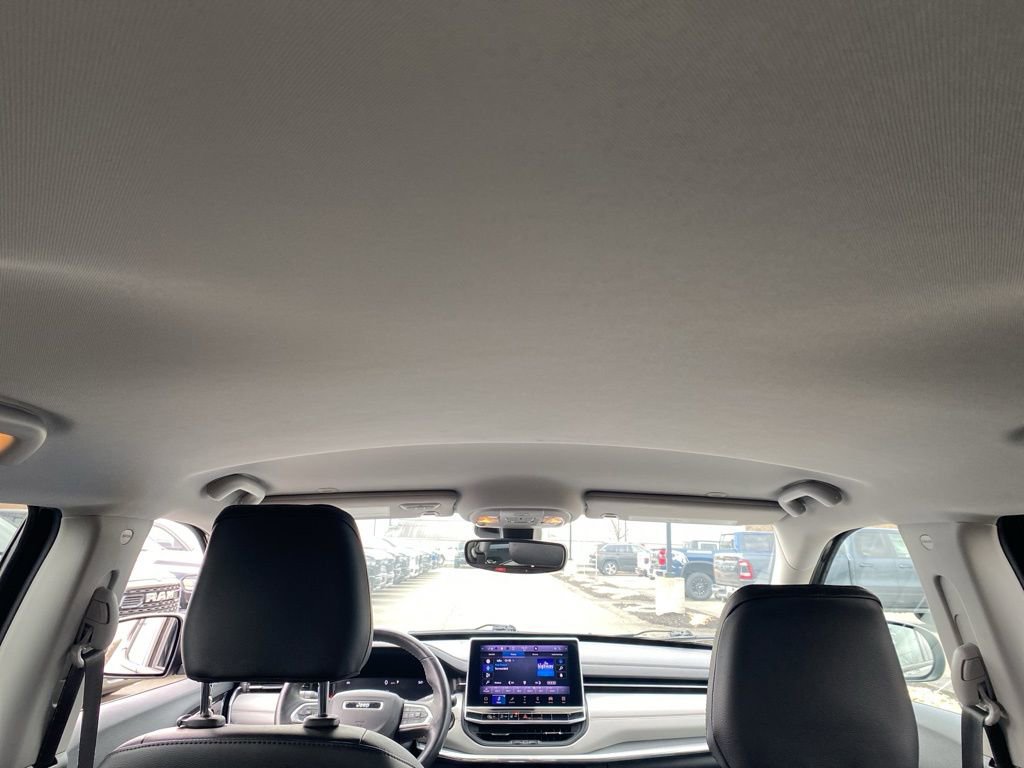 Used 2022 Jeep Compass Limited w/ Elite Group image 16