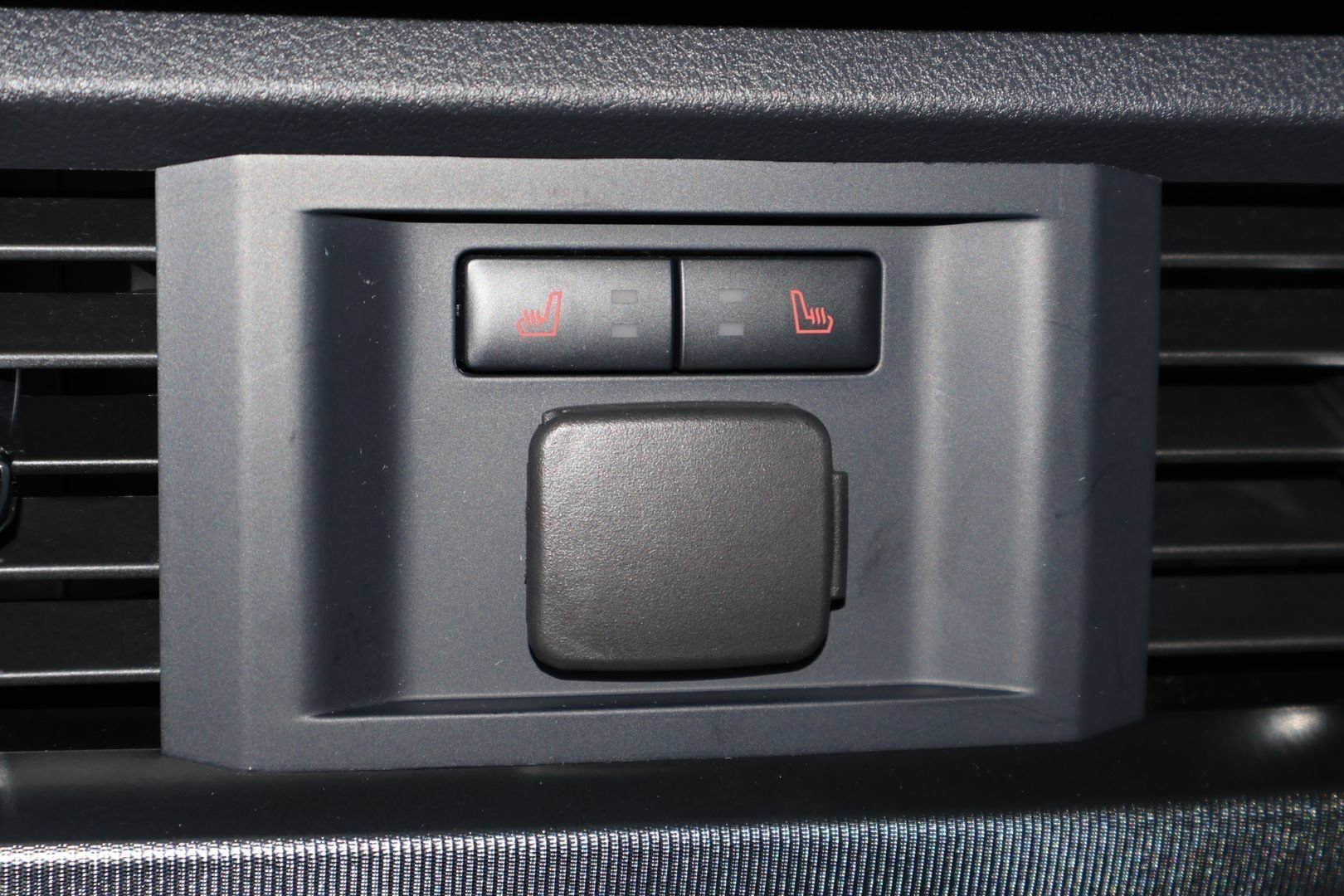 Used 2024 Ford F150 Platinum w/ Equipment Group 702A High AWD/4WD image 13