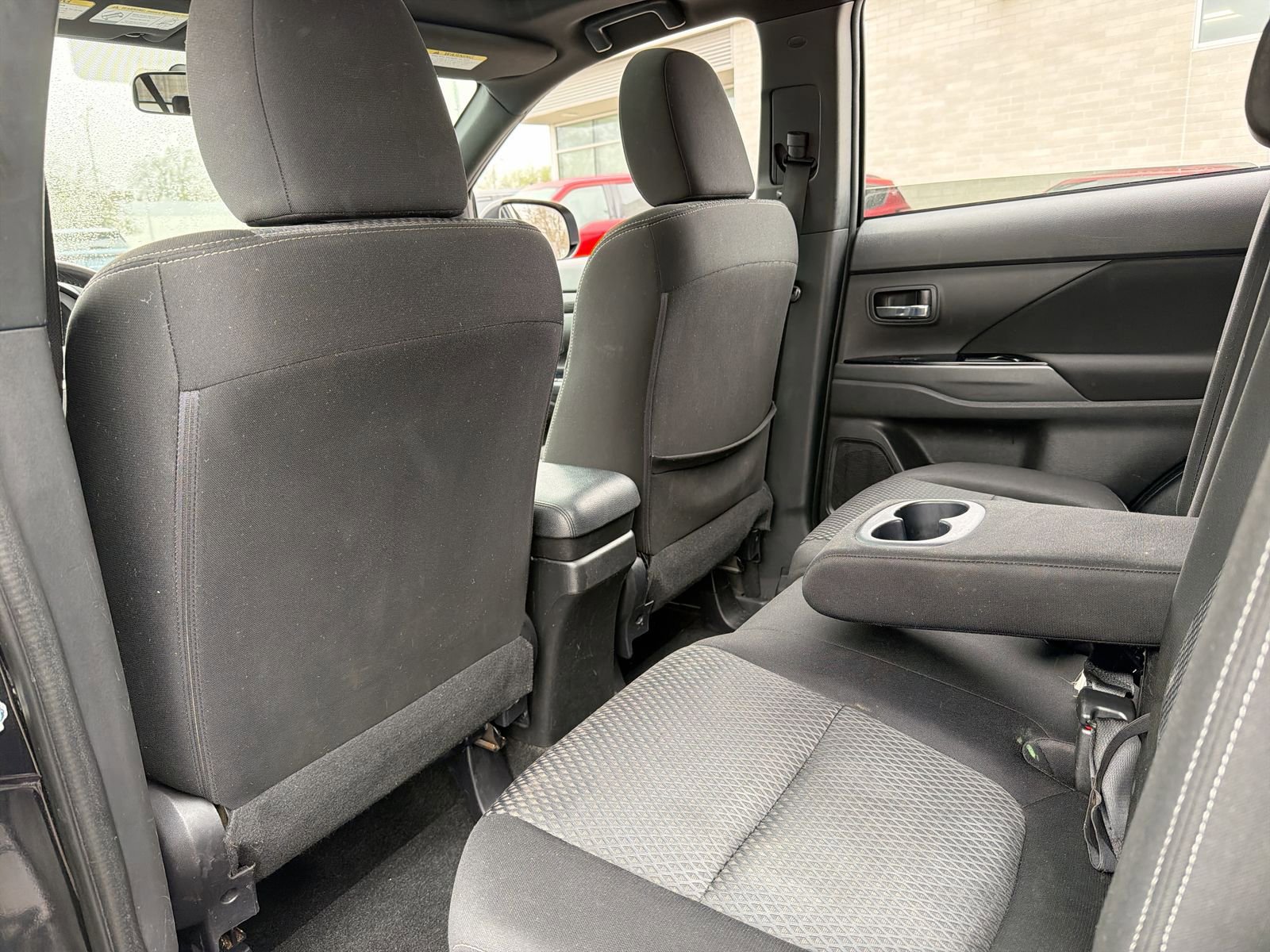 Used 2018 Mitsubishi Outlander LE image 21