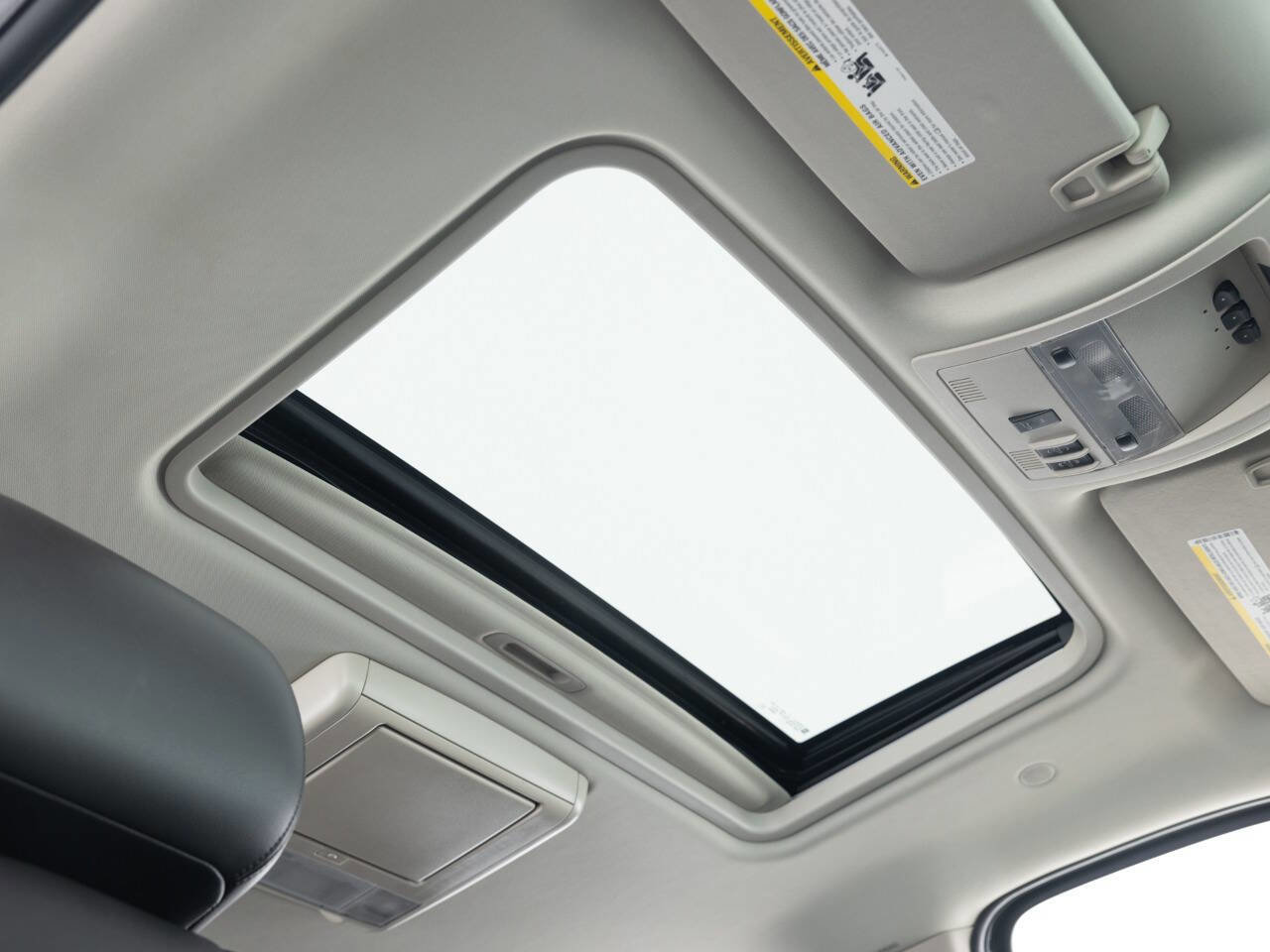 Used 2011 Chevrolet Tahoe LTZ AWD/4WD image 38