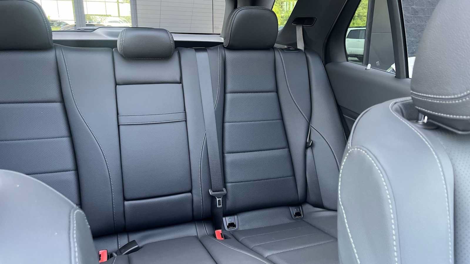 Certified 2025 Mercedes-Benz GLE 450e 4MATIC image 32