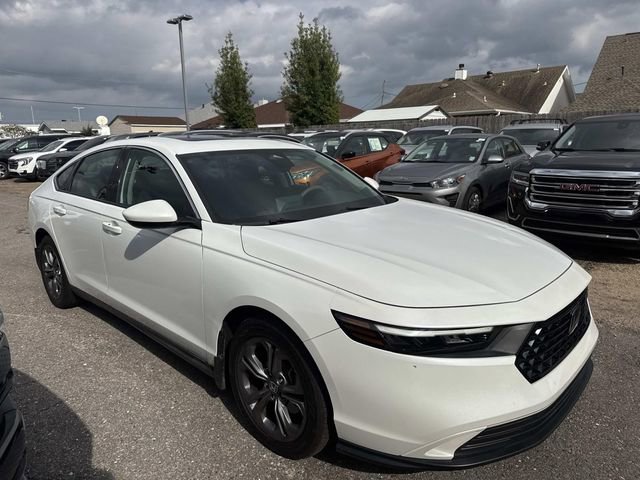 Used 2023 Honda Accord EX image 4