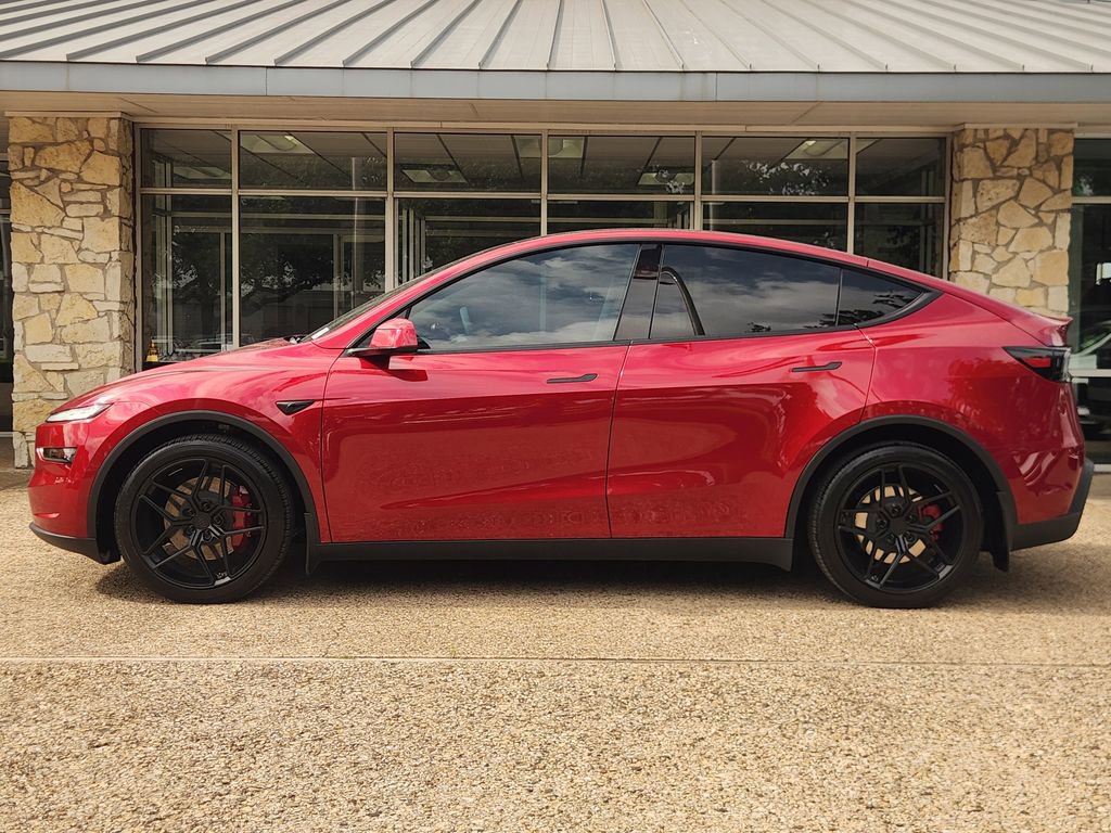Used 2026 Tesla Model Y 2WD image 4