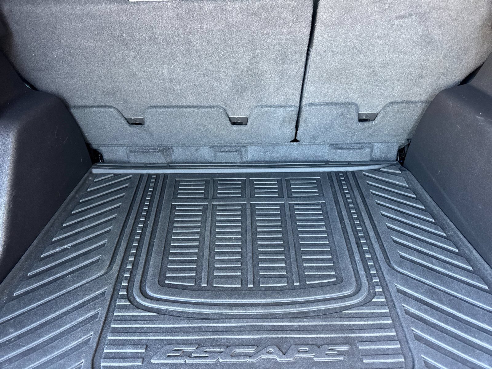Used 2019 Ford Escape SE FWD image 17