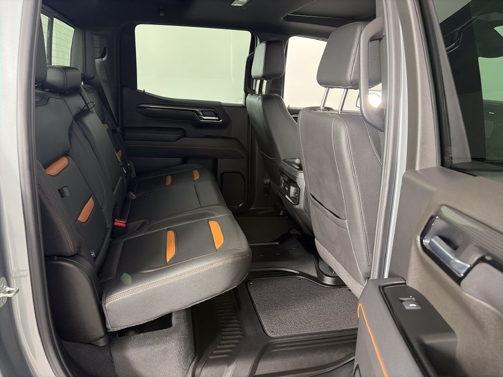Used 2025 GMC Sierra 1500 AT4 w/ Technology Package AWD/4WD image 30