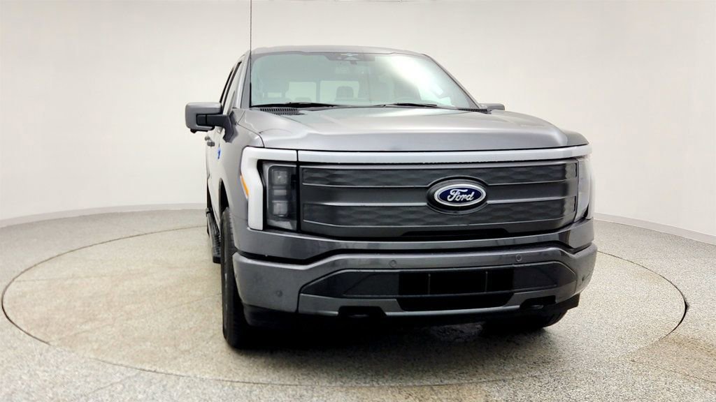 Used 2023 Ford F150 Lightning Lariat image 2