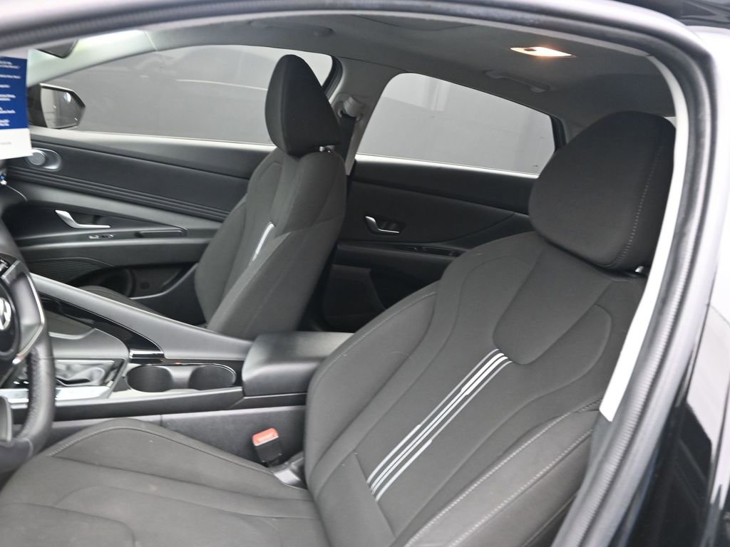 Used 2024 Hyundai Elantra SEL w/ Convenience Package image 11