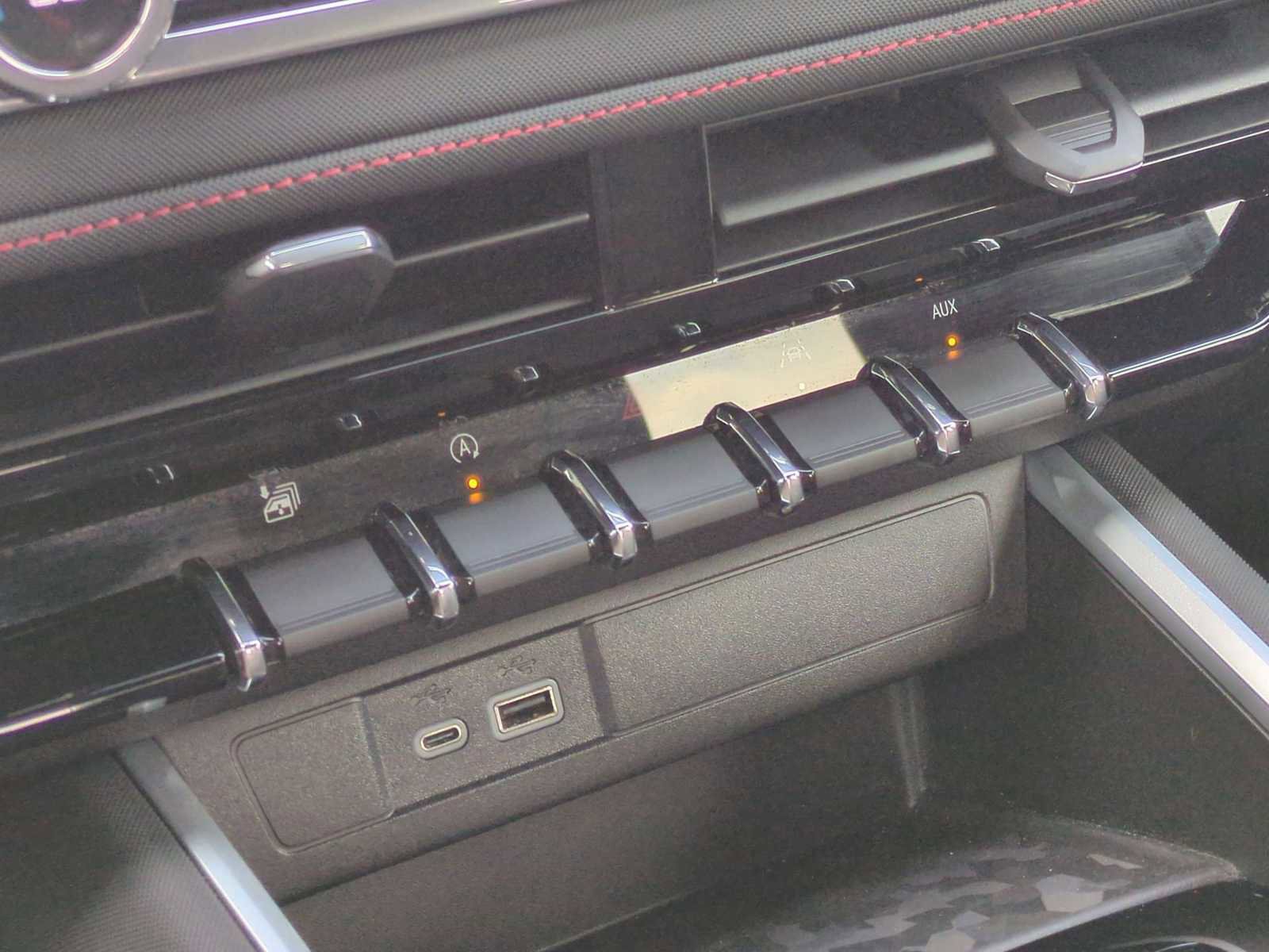 Used 2023 Chevrolet Colorado Z71 w/ Z71 Convenience Package 2 image 18