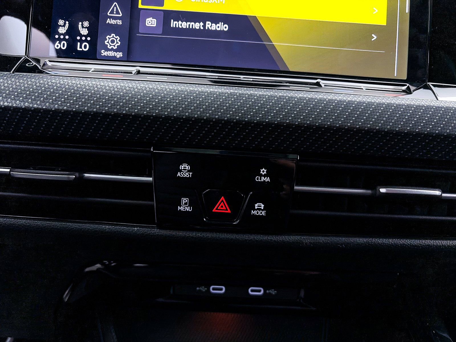 Used 2024 Volkswagen Golf R image 24