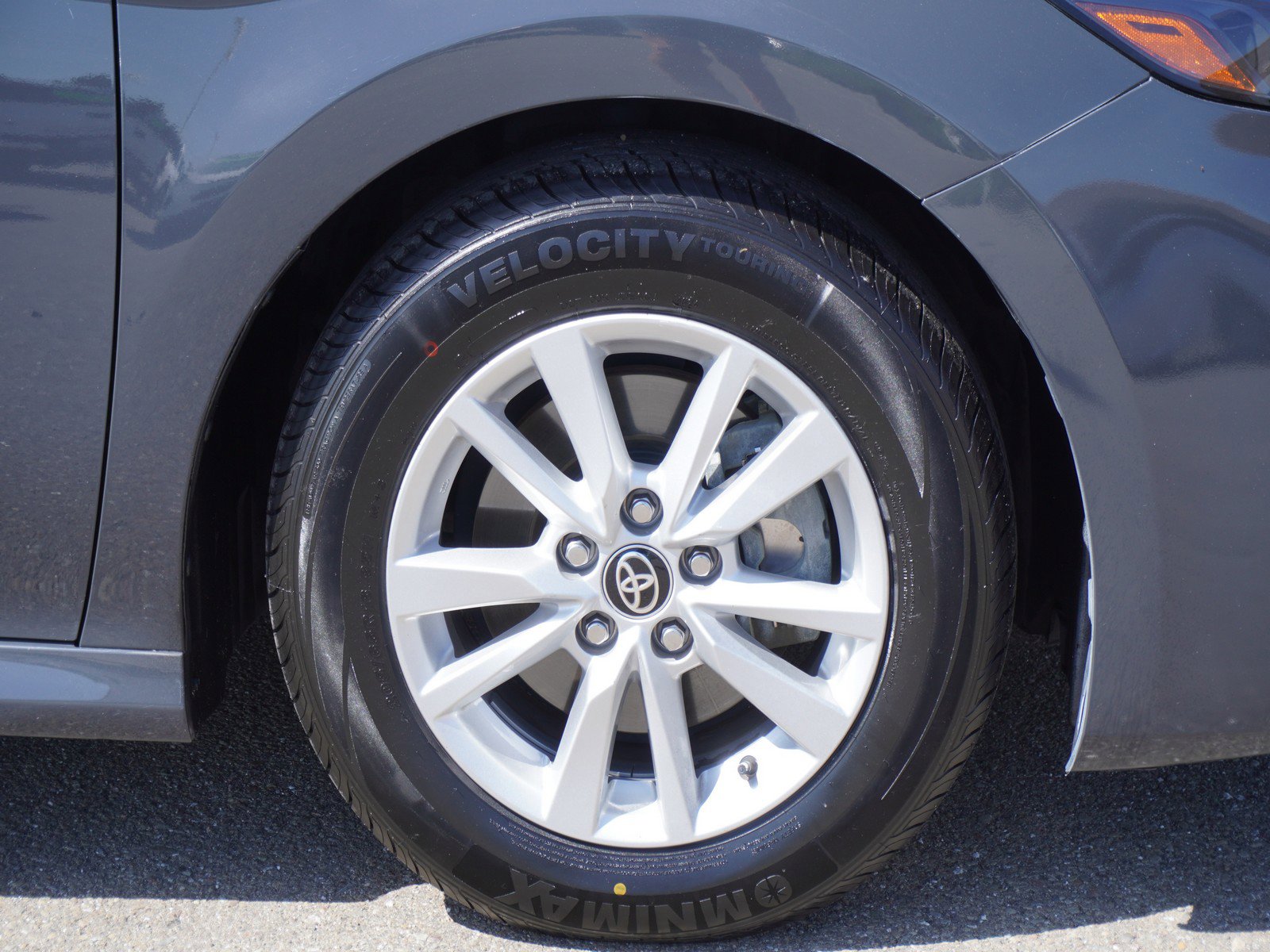 Used 2025 Toyota Camry LE FWD image 5