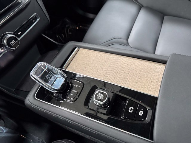 Used 2026 Volvo XC90 B6 Plus AWD/4WD image 23