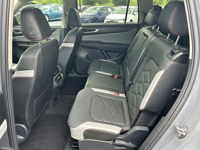 Used 2024 Volkswagen Atlas Peak Edition SE AWD/4WD image 21