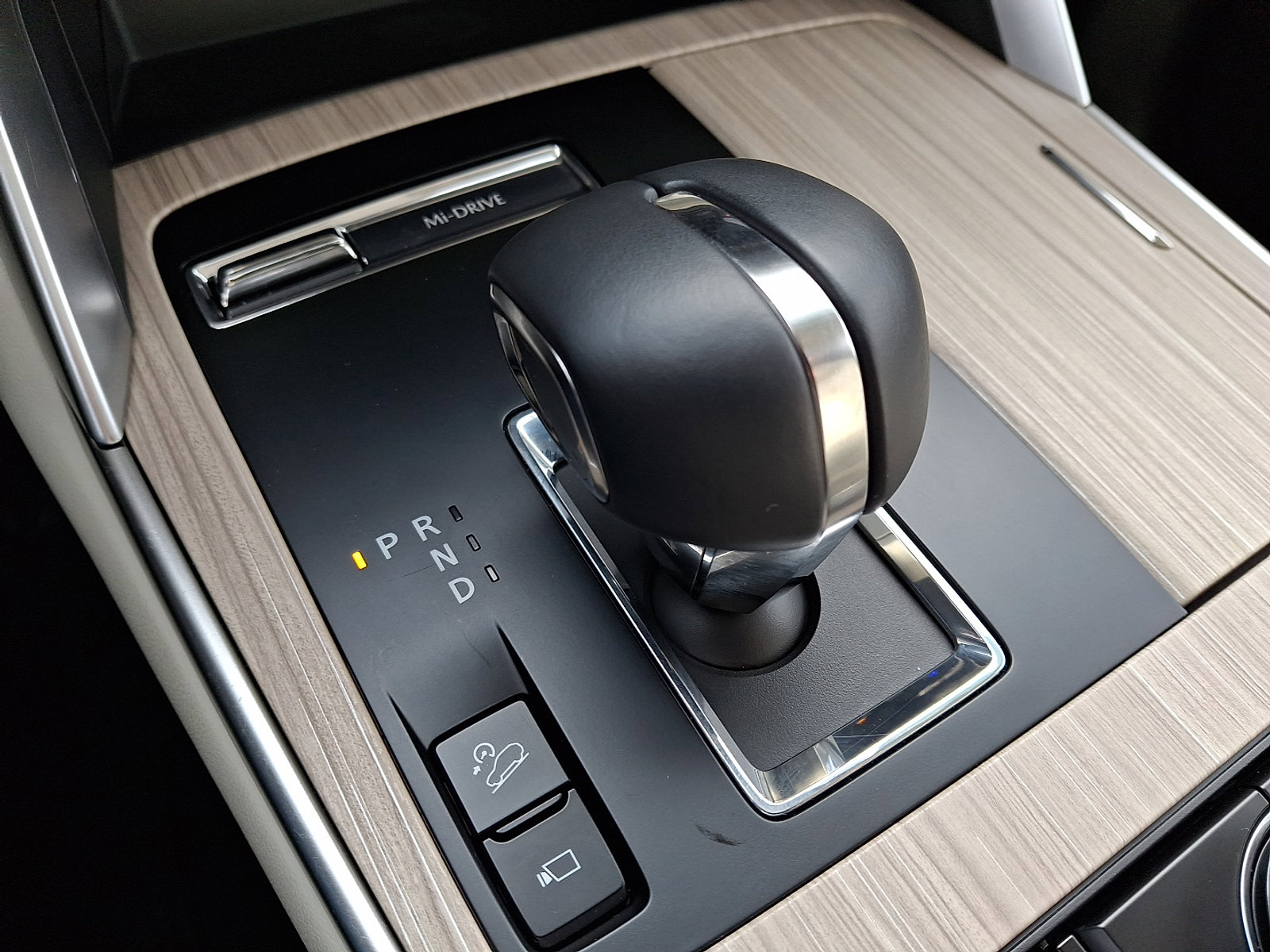 Certified 2025 MAZDA CX-90 3.3 Turbo S w/ Premium Package image 16