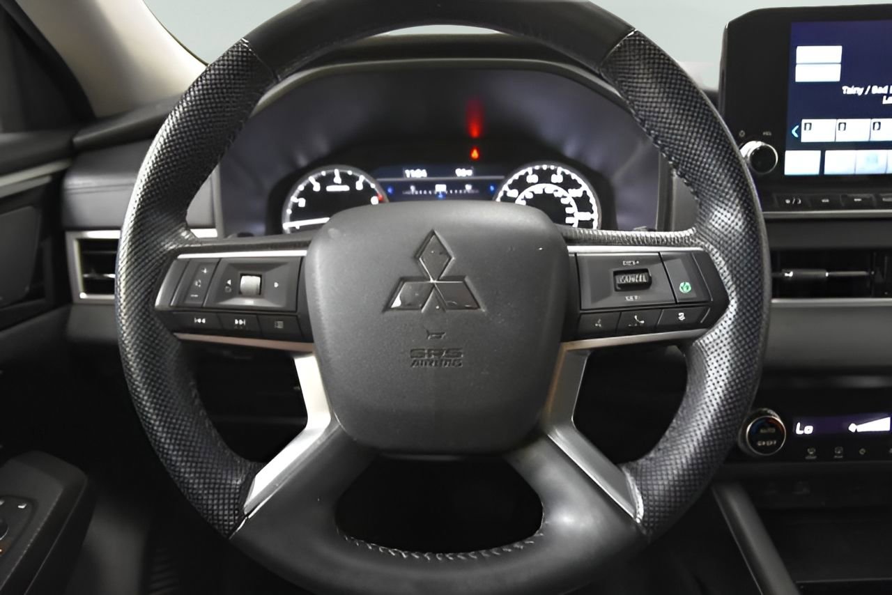 Used 2024 Mitsubishi Outlander SE FWD image 18