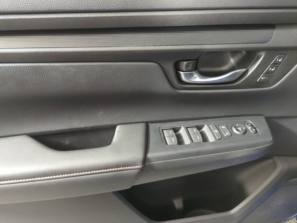 Certified 2025 Honda CR-V Sport-L image 10