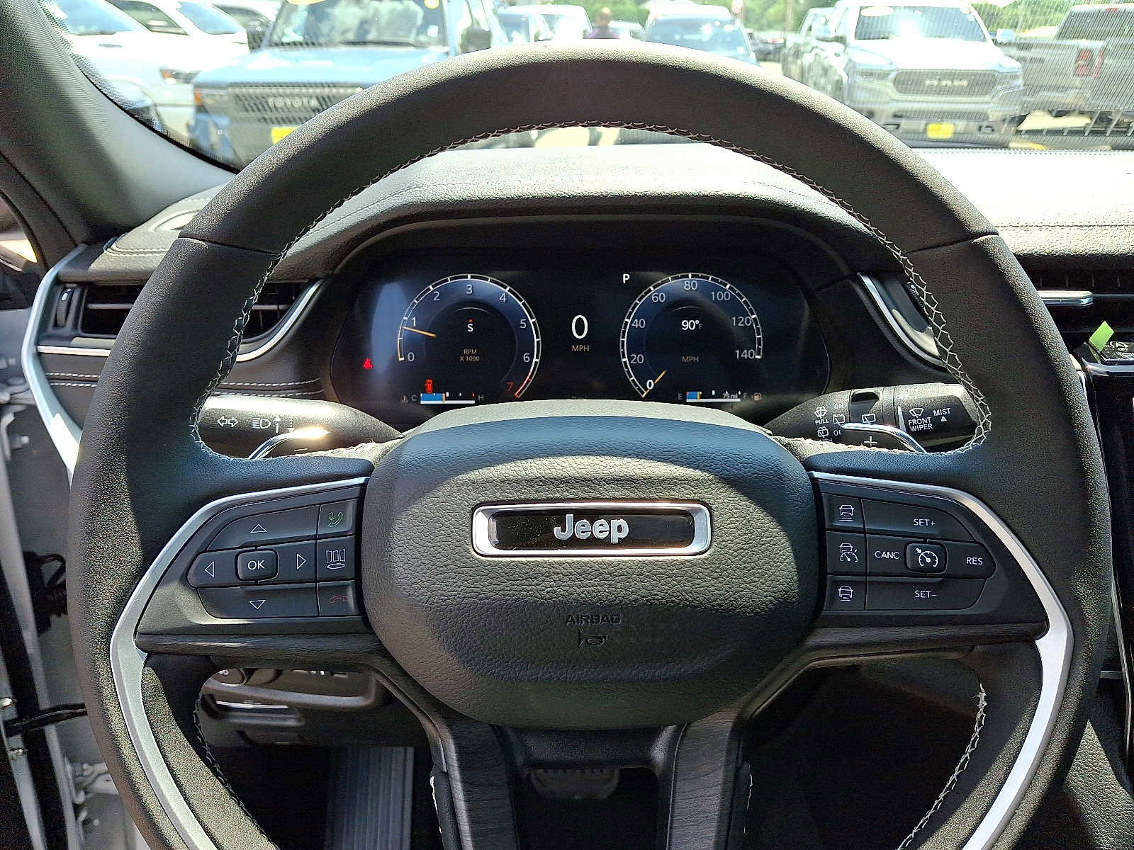 New 2025 Jeep Grand Cherokee Limited w/ Trailer Tow Package image 15