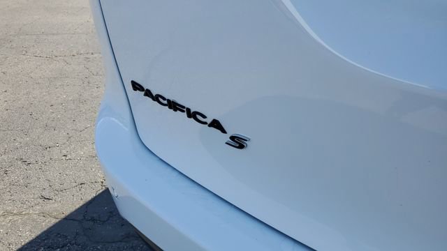 Certified 2026 Chrysler Pacifica Limited w/ S Appearance Package FWD image 34