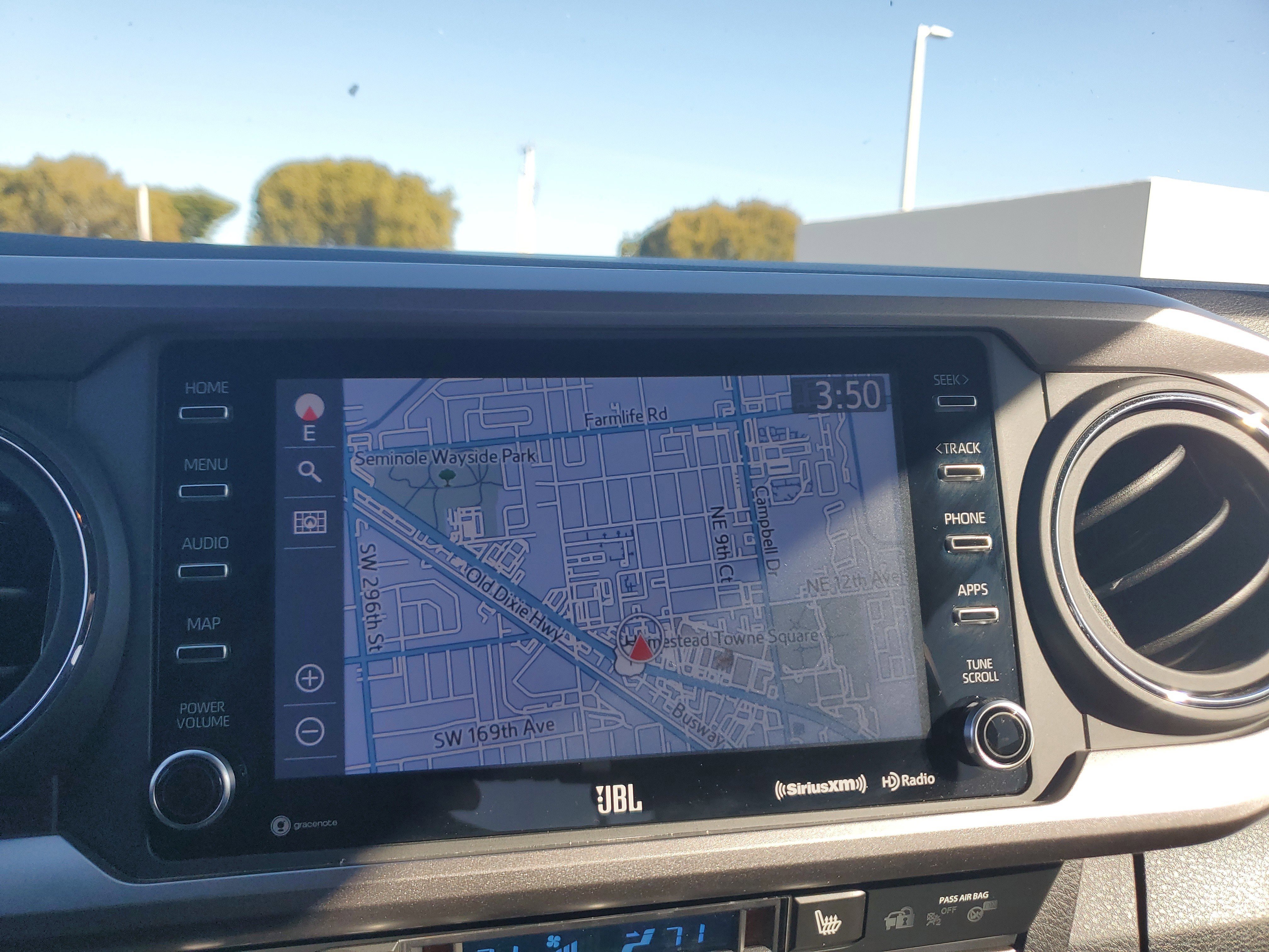 Used 2022 Toyota Tacoma Limited image 10