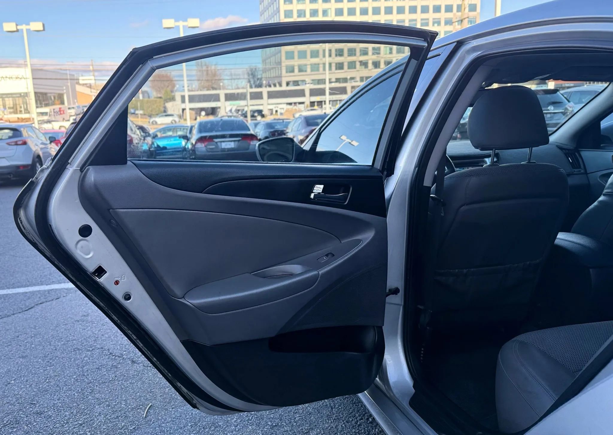 Used 2013 Hyundai Sonata SE w/ Navigation & Sunroof Pkg image 27